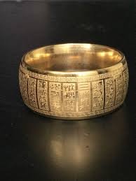 bague magique, bijou ésotérique, talisman de protection spirituelle, bague magique de richesse, attirer l'argent, chance aux jeux de hasard, anneau de retour affectif puissant, fidélité amoureuse, secrets de la bague magique, comment activer une bague magique, pouvoir spirituel, anneau de sûreté financière, haute sorcellerie, sciences occultes, rituels d'amour, protection contre le mauvais œil, chance immédiate, talisman de réussite, bague de pouvoir, magie blanche, amulette de protection, attirer le bonheur, prospérité matérielle,